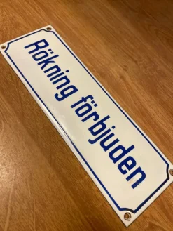 Tradera RÖKNING FÖRBJUDEN Härlig äldre emaljskylt> Skilte