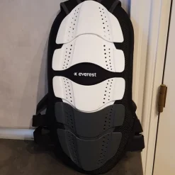 Tradera Ryggskydd EVEREST för skid- och snowboardåkning. Storlek XXS=128-140 cm.> Alpint Skiløb