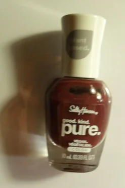 Tradera Sally Hansen, mörkrött/brunaktigt nagellack, pure-vegan. 10ml. Direkt från USA> Manicure, Hånd- & Fodpleje