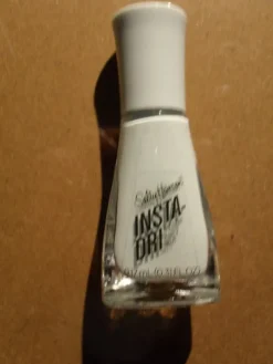 Tradera Sally Hansen-NAGELLACK-Ljusgrönt. 9,17ml. Direkt från USA, oöppnat/nytt.> Manicure, Hånd- & Fodpleje