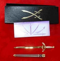 Tradera Samlarobjekt! Miniatyr av svärd!> Knive & Sværd