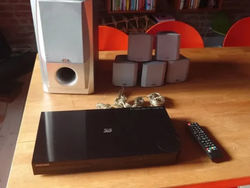 Tradera Samsung HT-J4530 Blu-ray Homebiograf System med JVC SP-WA25 Subwoofer mm| Hjemmebiograf