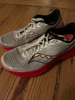 Tradera Saucony Endorphin Speed 3 - Löparskor> Løb