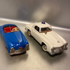 Tradera Schuco Examico 4004 och Elektro Razzia Car 5509> Legetøjs- & Samlerbiler