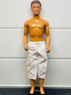 Tradera Sindy Hasbro - Paul docka från 1987 med kläder| Dukker