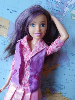 Tradera Skipper docka med leopardmönstrat set| Dukker