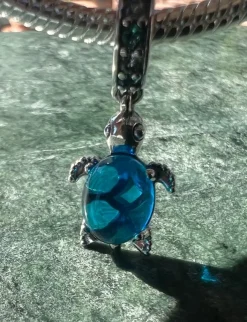 Tradera Sköldpadda berlock I silver 925 och muranoglas från Pandora> Andre Smykker