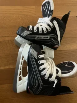 Tradera Skridskor BAUER strl 27 !> Øvrigt Sport & Fritid