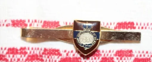 Tradera SLIPSHÅLLARE. HONI SOIT QUI MAL Y PENSE> Slipsenåle