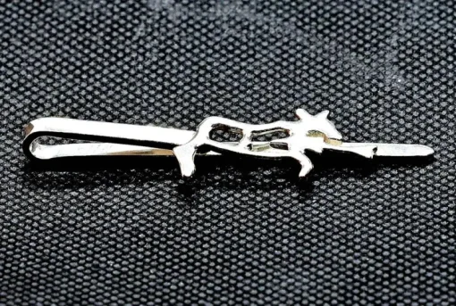 Tradera Slipsnål, hällristning, sterlingsilver 925, silver, smide> Slipsenåle
