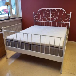 Tradera Säng med sängram i metall - IKEA - Leirvik - Skårer - Tistedal - 160 cm| Møbler