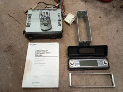 Tradera Sony CDX-M80 MX-5 miata cd spelare| Bilstereo