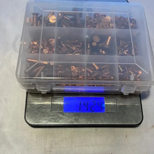 Flash Sale Sorterat kopparnitpaket från AB Svenska Metallverken Skruer, Plugs & Søm