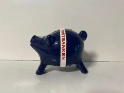 Tradera Sparbössa spargris Postipankki Postbanken med nyckel Made in Finland MK-tuote> Sparebøsser