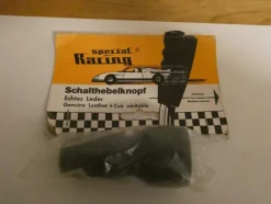 Tradera SPECIAL RACING VÄXELSPAKSKNOPP I LÄDER MÄRKT MED SAAB PÅ BLÅ BOTTEN.| Biltilbehør