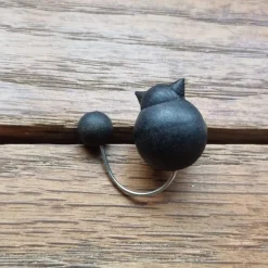 Tradera Söt brosch pin vitmetall & trä katt> Brocher