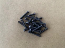 Outlet 20st Äldre maskinskruv i Järn (1/8 x 3/4 Skruer, Plugs & Søm
