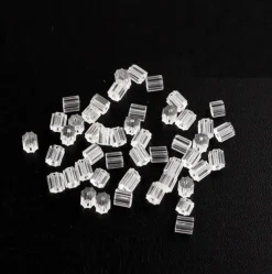 Tradera 10st 4mm Smal polygon ploppar plastpluppar bakstycken lås gummi allergivänlig> Smykketilbehør