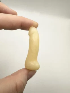 Tradera Sten Skulptur. Gul Kalcit. Fallos, Penis.> Ædelsten