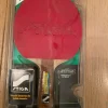 Tradera STIGA EUROPA 85 bordtennisrack - nytt i originalförpackning pingisrack> Bordtennis