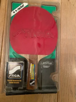 Tradera STIGA EUROPA 85 bordtennisrack - nytt i originalförpackning pingisrack> Bordtennis