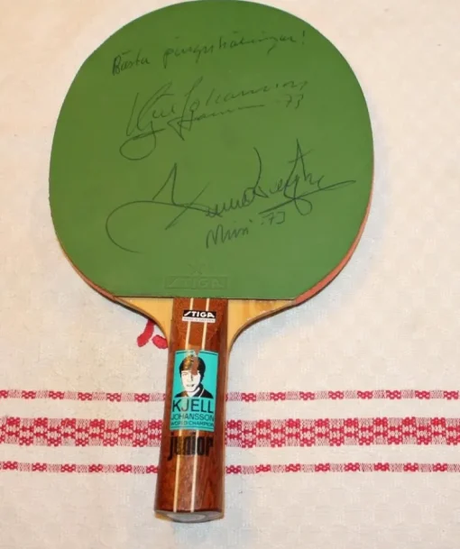 Tradera STIGA RACKET. SIGNERAT AV KJELL JOHANSSON OCH STELLAN BENGTSSON 1973. RARITET> Bordtennis
