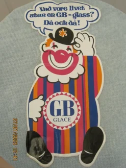Tradera Stor GB-Gubbe Reklamdekal Sticker Dekal Klistermärke GB Glace GB Glass Retro> Reklame Gadgets