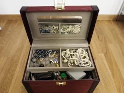 Tradera Stor Parti Med Blandad Smycken> Smykkesæt