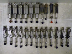 Tradera Stort parti elektromekaniska vintage komponenter brytare väljare reläer mm mm| Elektroniske Komponenter