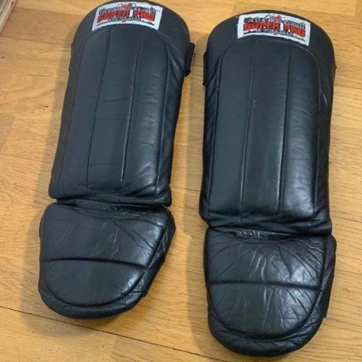 Tradera Super Pro Boxing Gear Benskydd 32cm Shin Guard Thai> Boksning