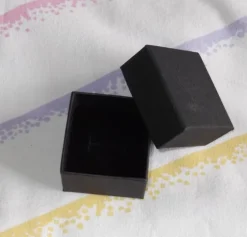 Tradera Svart Smyckes-ask Present Ask 5cm Elegant Fin Gåva Julklapp Present Flickvän> Smykkeskrin & -opbevaring