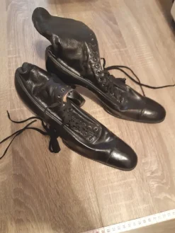 Shop Svarta gamla damkängor - Vintage Øvrige Antikviteter & Design