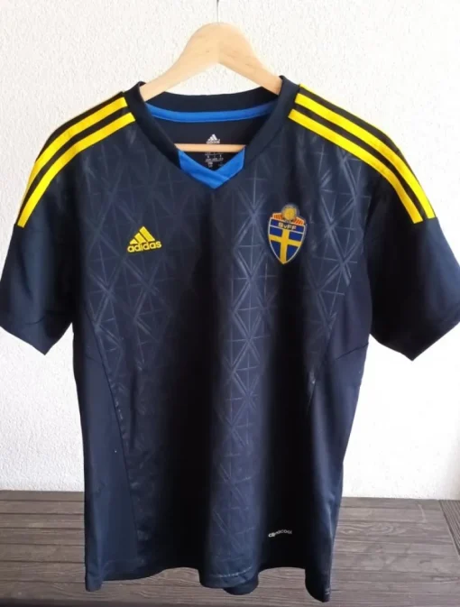 Tradera Sveriges landslagsmatchtröja-Adidas Climacool Storlek L. Begagnad. Använd 2 ggr> Fodbold