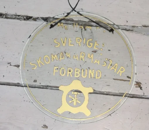 Tradera SVERIGES SKOMAKARMÄSTARFÖRBUND ÄLDRE GLASSKYLT> Skilte