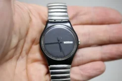 Tradera Swatch White Window GB711 från 1988 - Ovanlig modell - Fungerar + nytt batteri> Armbåndsure