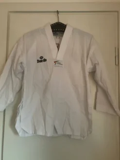 Tradera Taekwondo-dräkt Daedo, Storlek 140> Kampsport