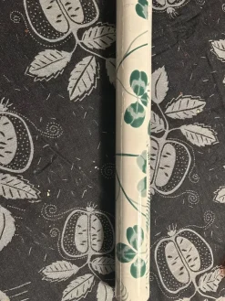 Hot Tapet klöverblad, Josef Frank Maling & Tapeter