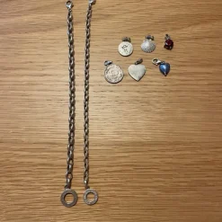 Tradera Thomas Sabo armband och berlocker - 8 delar> Armbånd