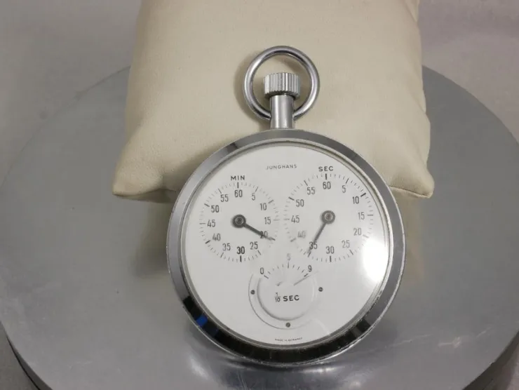 Tradera Tidtagarur/Stoppur. JUNGHANS. ( 29)> Stopure