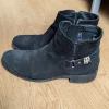 Tradera Tommy Hilfiger Boots Tessa 5b Mocka Svarta strl 40> Damesko