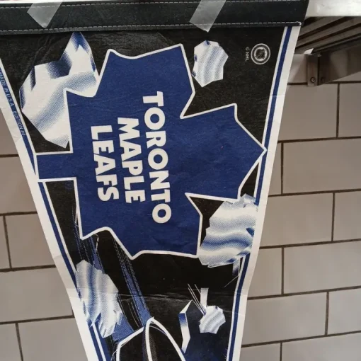 Tradera Toronto Maple Leafs Vimpel> Hockey & Skøjter