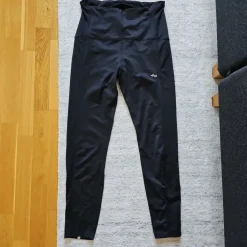 Tradera Träningstights strl XL> Ventetøj