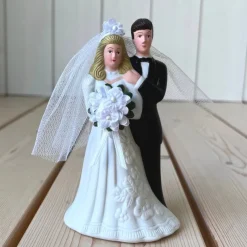 Tradera Tårtdekoration, brudpar - man och kvinna - Fint använt skick| Bryllups-borddækning & Dekorationer