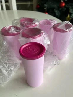 Tradera Tupperware Nya muggar med lock 1 1/2 dl| Tupperware