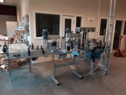 New Två Etikettering Maskiner Fremhævede Annoncer