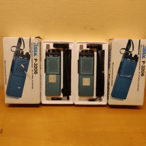 Tradera Två retro Zodiac P-3206 Handhållna walkie-talkies sändare-mottagare| Amatørradio