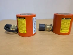 Tradera Två stycken SPX Power Team 20 ton hydrauliska domkrafter RSS202 Model B| Biltilbehør