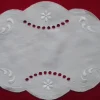 Online UTSÖKT GAMMAL AVLÅNG DUK MED ENGELSKT BRODERI PÅ LINNE 56X27,5CM Tekstiler
