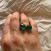Tradera Vacker ring med två gröna stenar bohemia collection> Ringe