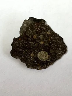 Discount Vacker stenmeteorit - Northwest Africa 15729 - Kondrit LL3 - Ändskärning - 6.5g Arkæologi